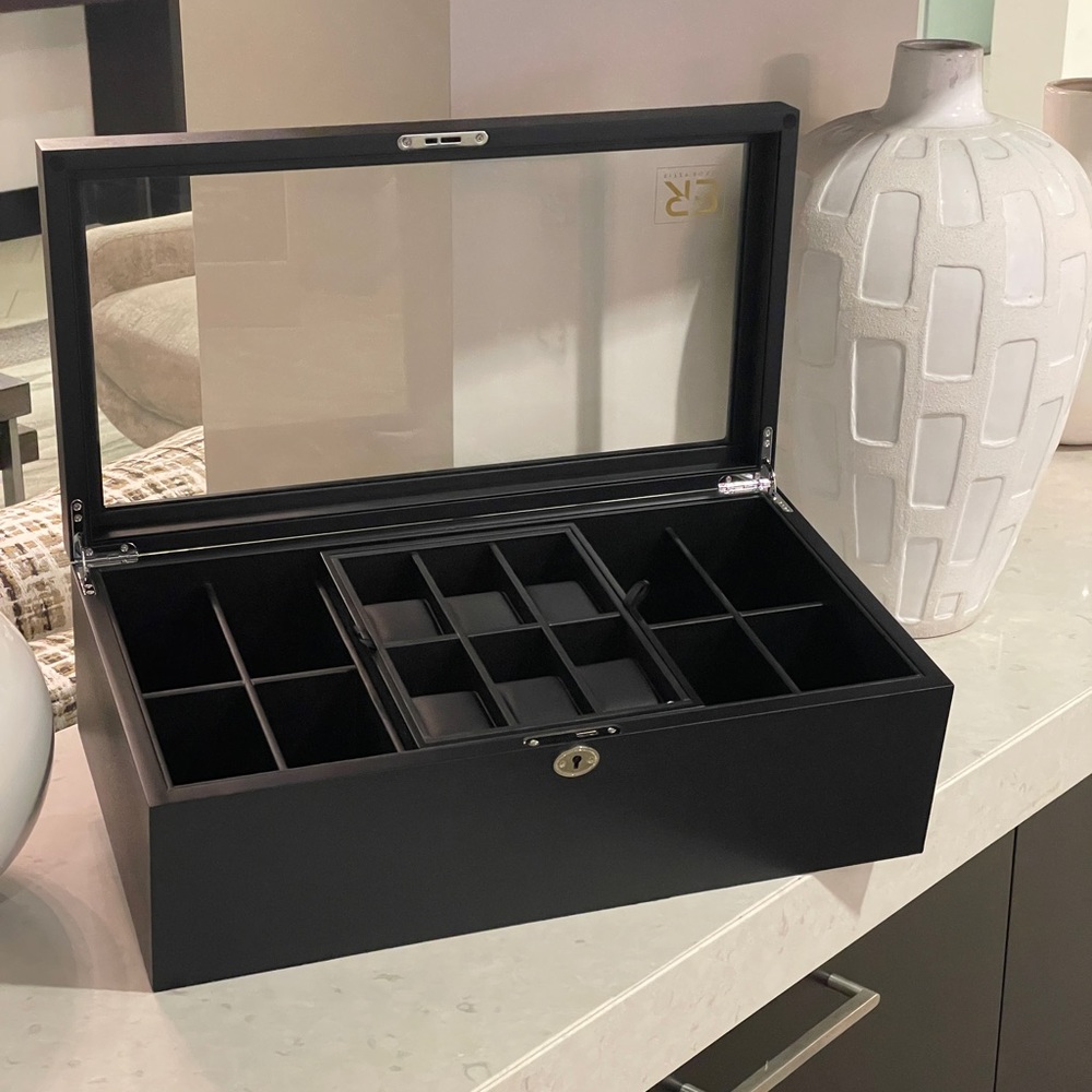 Perfect storage box ✨✨ - Picture 3 of 4